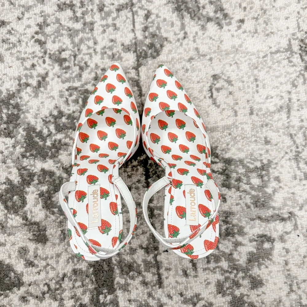 NEW Larroude Gaga Pump Leather Strawberry Print - Picture 3 of 11